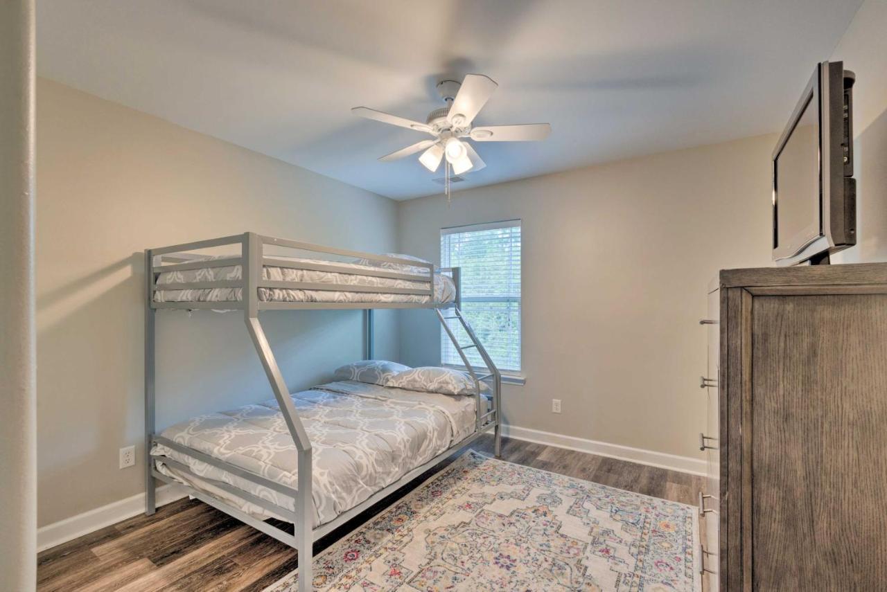 Spacious Pooler Home With Family-Friendly Perks サバンナ エクステリア 写真