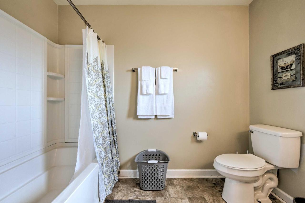 Spacious Pooler Home With Family-Friendly Perks サバンナ エクステリア 写真