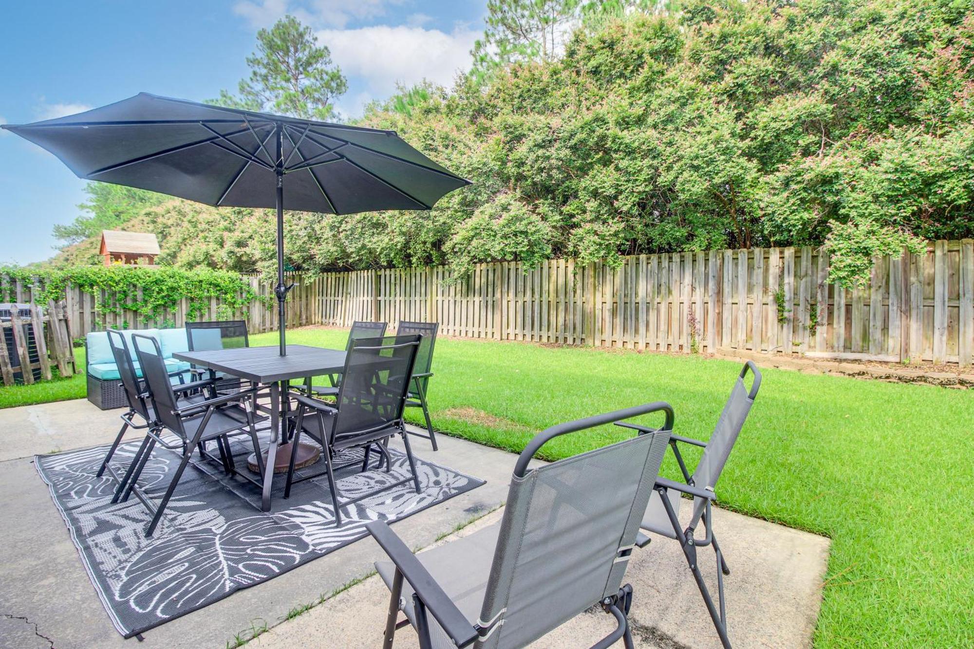 Spacious Pooler Home With Family-Friendly Perks サバンナ エクステリア 写真