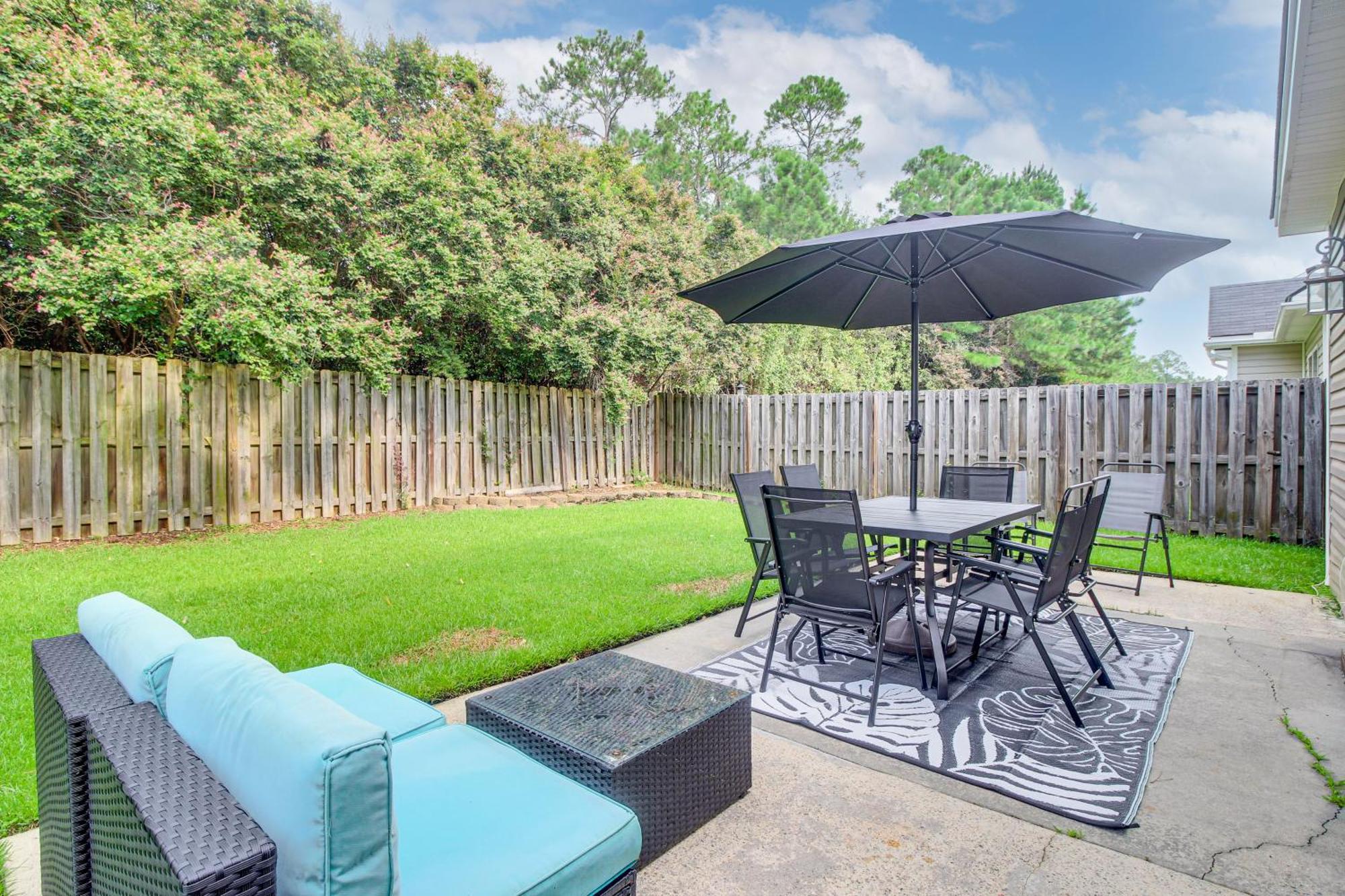 Spacious Pooler Home With Family-Friendly Perks サバンナ エクステリア 写真